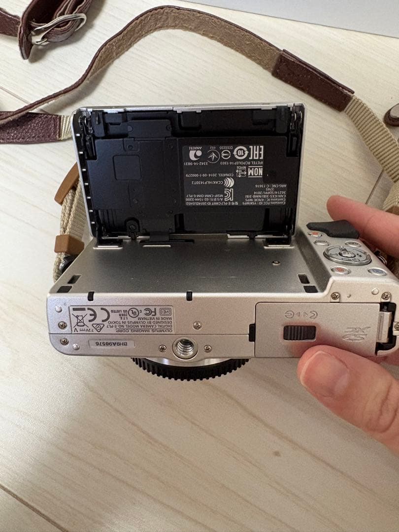 OLYMPUS PEN Lite E-PL7 ミラーレス一眼