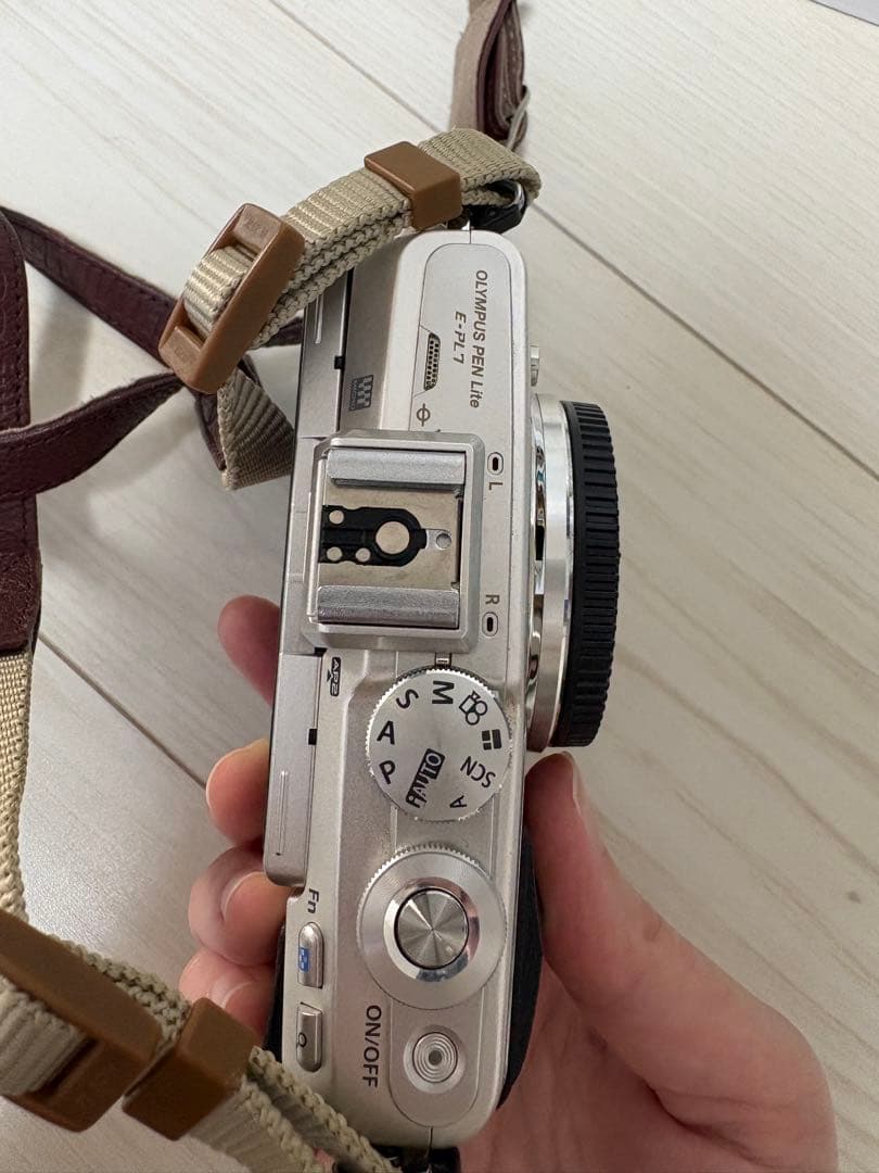 OLYMPUS PEN Lite E-PL7 ミラーレス一眼