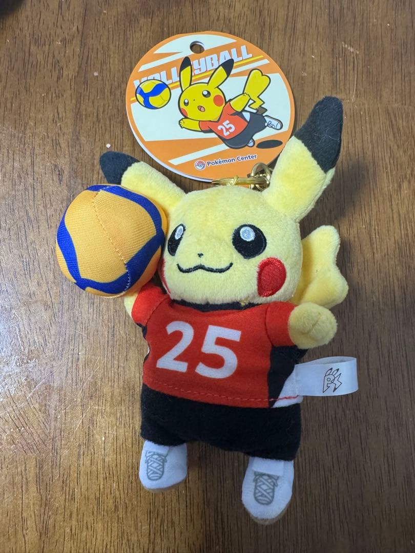 ピカチュウ バレーボール＆バドミントン ぬいぐるみキーホルダー
