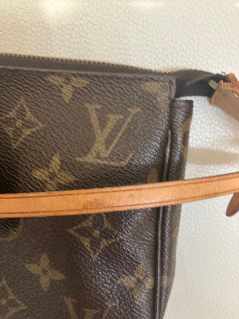 ルイヴィトン　アクセソワール　モノグラム　ポーチ