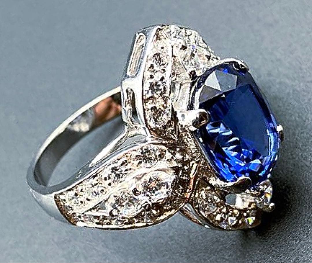 クミナタトゥスリランカ産 天然ビビッドブルーサファイア7.56ct 指輪