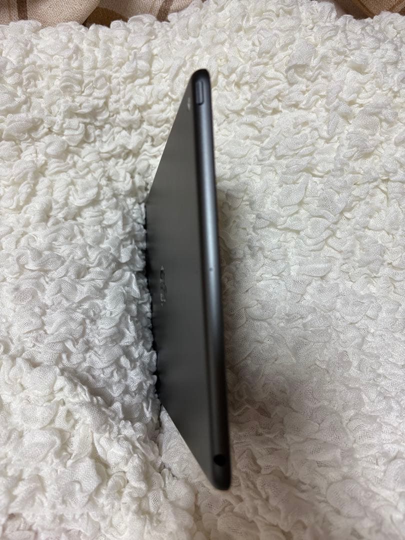 iPad 第7世代 32GB Wi-Fi キーボード付き