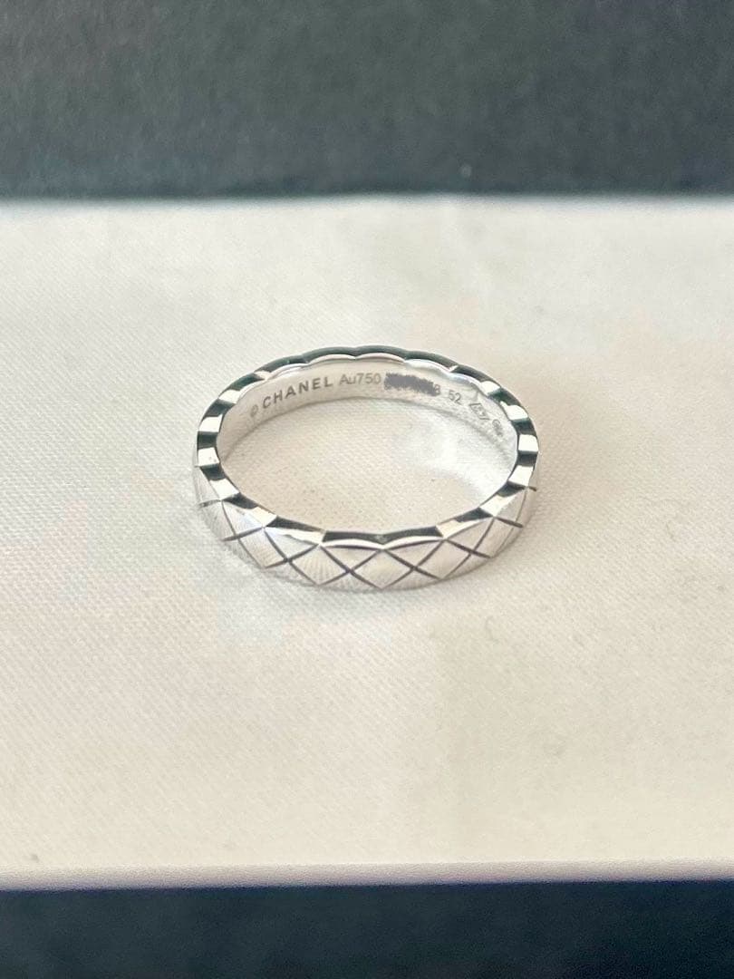 CHANEL　ココ クラッシュ ミニモデル　ホワイトゴールド　52サイズ