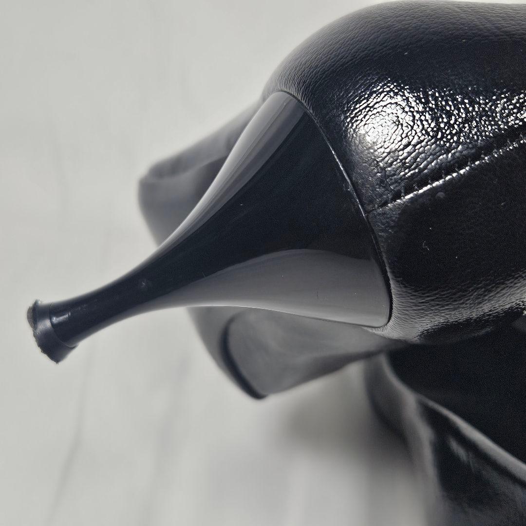 Salvatore Ferragamo ヴァラ リボン ブラックパテントレザー