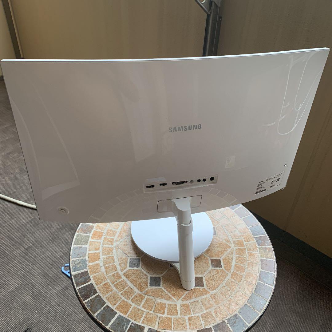 CPU LED Curved White Monitor 27 inches