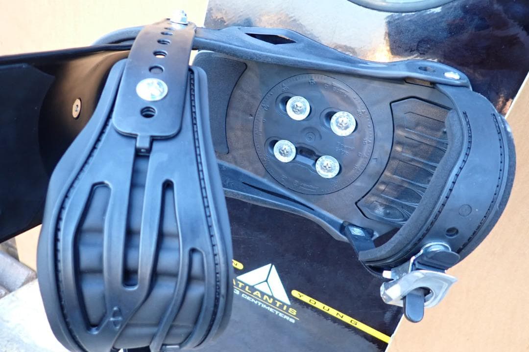 ATLANTIS スノーボード 黒色 バインディング付き