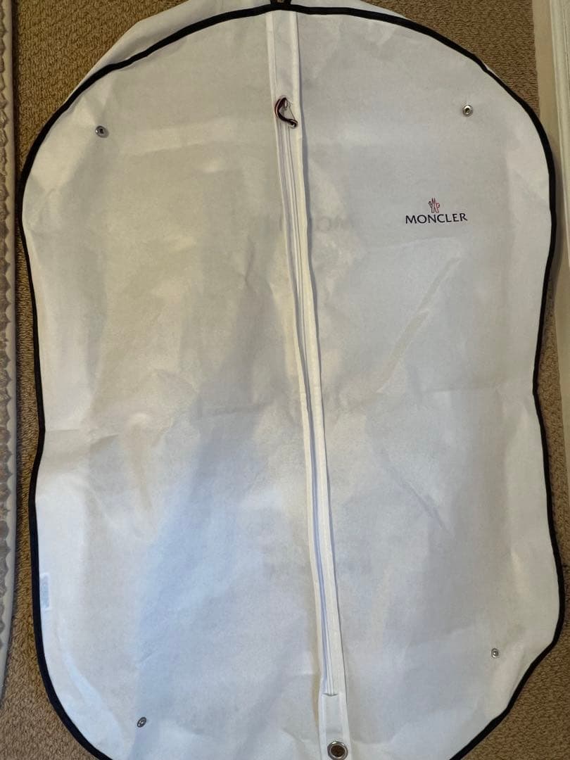 モンクレール　ハンガー