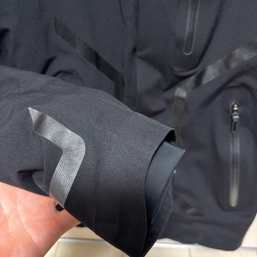 DESCENTE デサント　サイズS アクティブシェルジャケット　黒