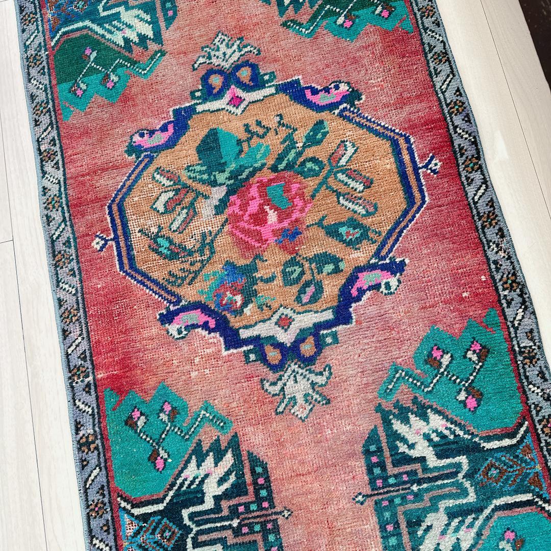 トルコ ヴィンテージラグ A72 人気柄 レア ピンク グリーン パープル