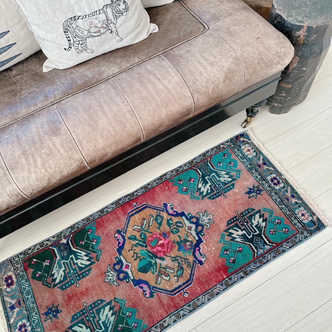 トルコ ヴィンテージラグ A72 人気柄 レア ピンク グリーン パープル