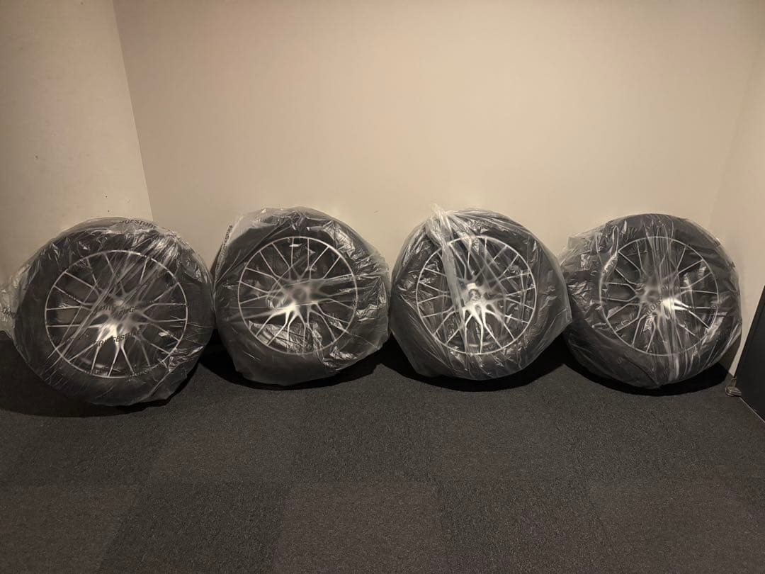 テスラ対応 245/50R18 ミシュランX-ICE ＋ホイール4本