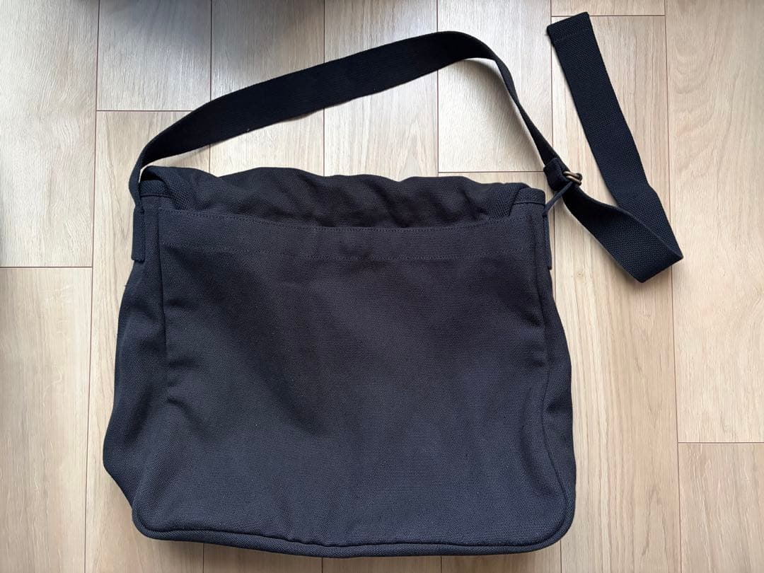 COMOLI メッセンジャーバッグ　ブラック