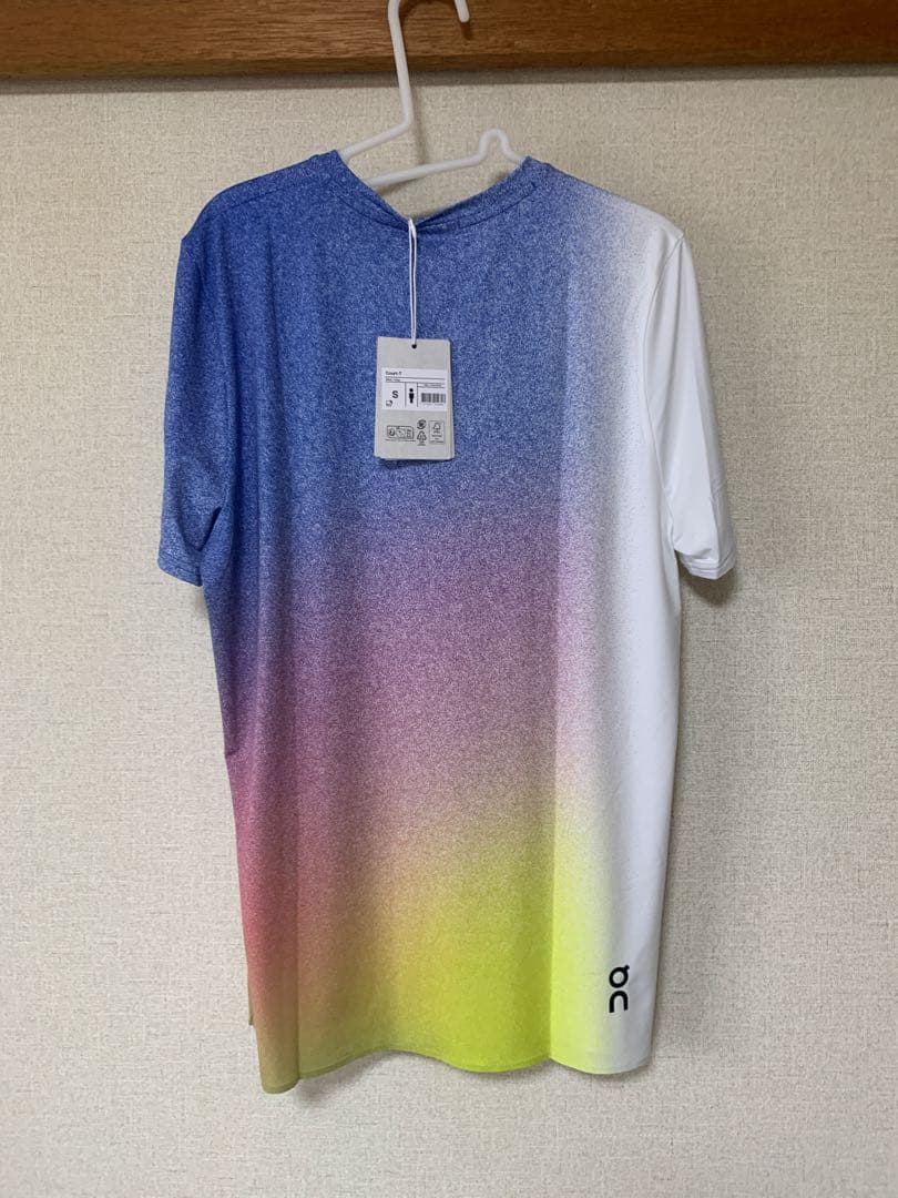 On Men's Court-T テニスウェア　ホワイト　海外サイズ：Sサイズ