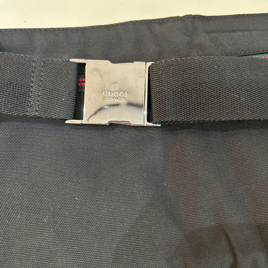 GUCCI グッチ ブラック ボディバッグ