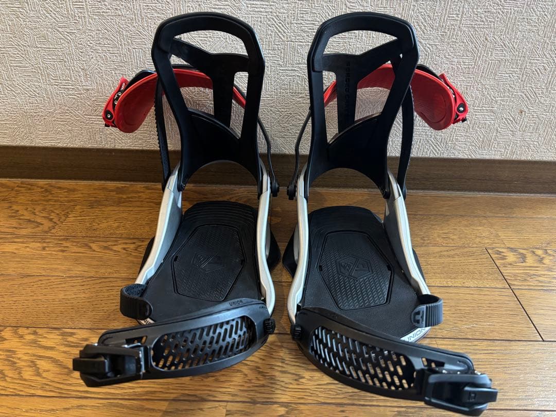 【おふとんとん】24-25 UNION FALCOR シルバー サイズM