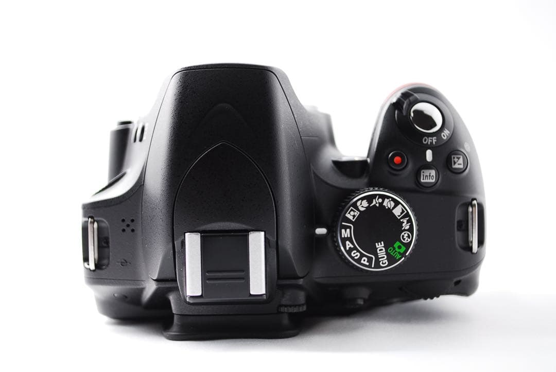 ショット数4224回✨Nikon D3200✨デジタル一眼レフ✨付属品多数✨