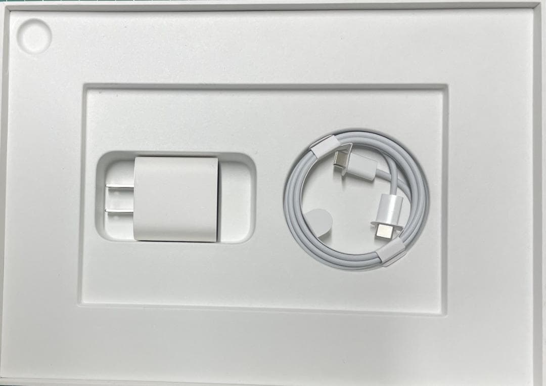 iPad Air5 Wi-Fiモデル256GB スペースグレイキーボードカバー付