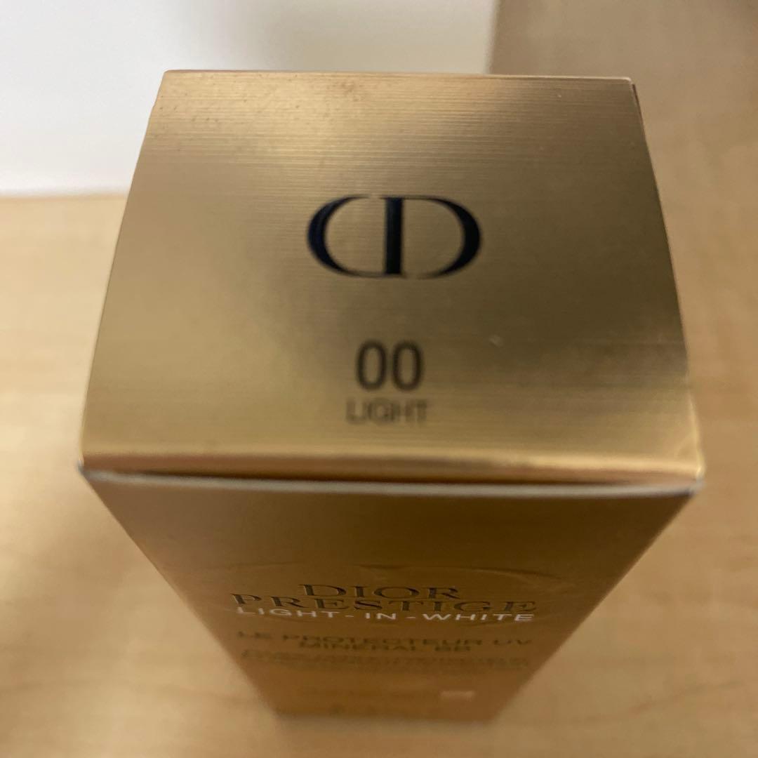 値下げ交渉お待ちしてます様 Dior ホワイトル プロテクターUVミネラルBB0