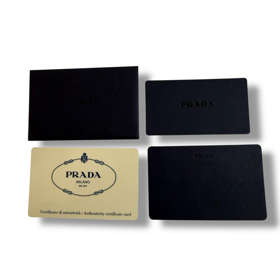 【極美品】プラダ 1916 ケース 三角ロゴ サフィアーノレザー カード付