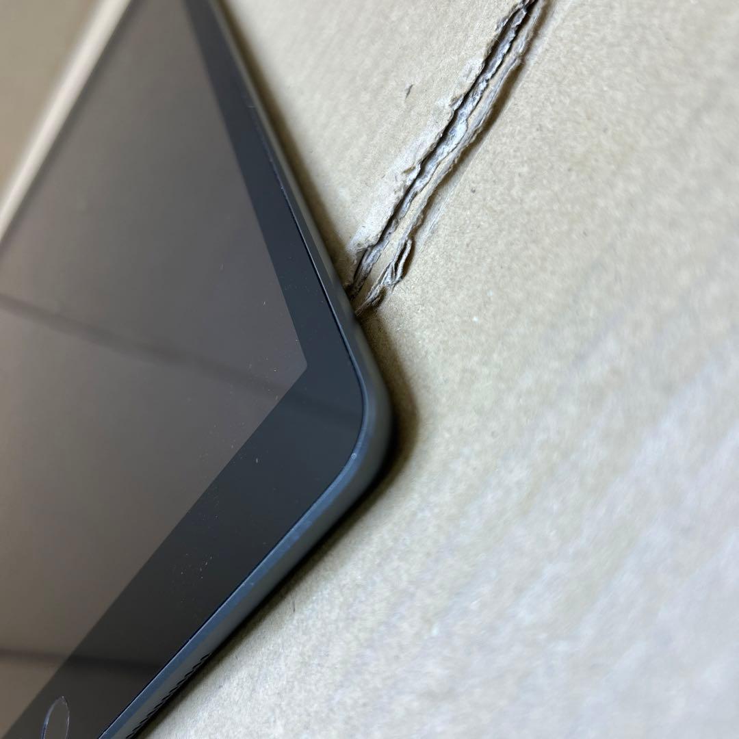 Apple iPad (第９世代) Wi-Fi + Cellular 64GB