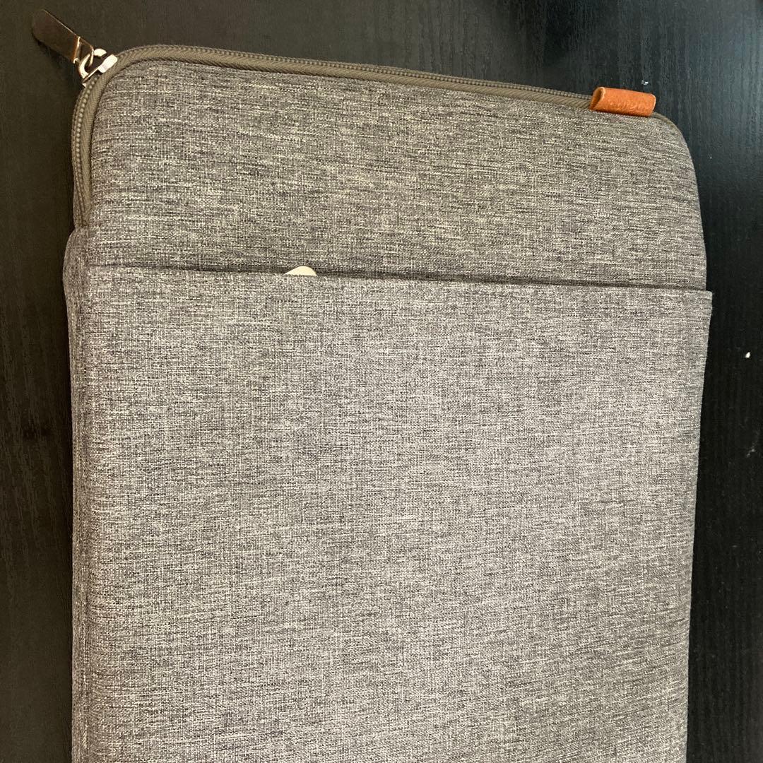 MacBook Pro本体2022 M2 13インチ　電源とケース付き