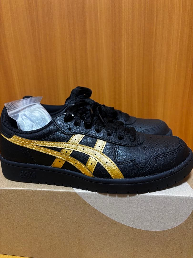 靴 asics JAPAN PRO BLACK/PURE GOLD