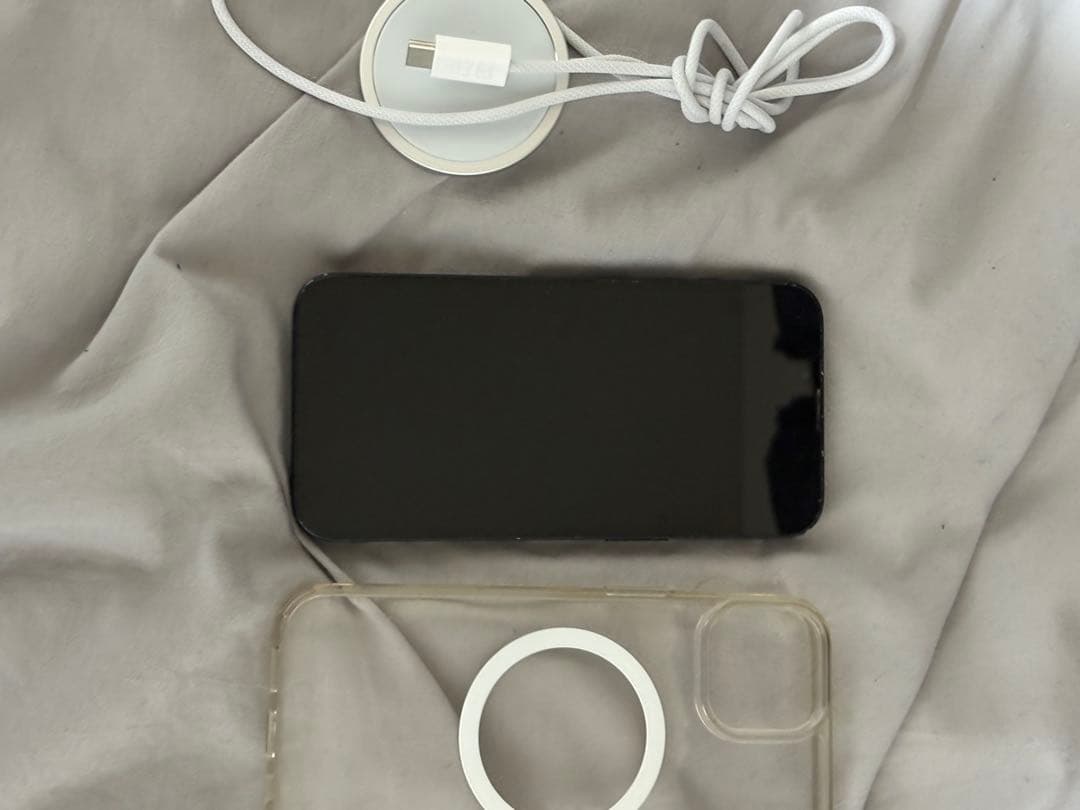 Apple iPhone 14 本体 充電器 ケース付き