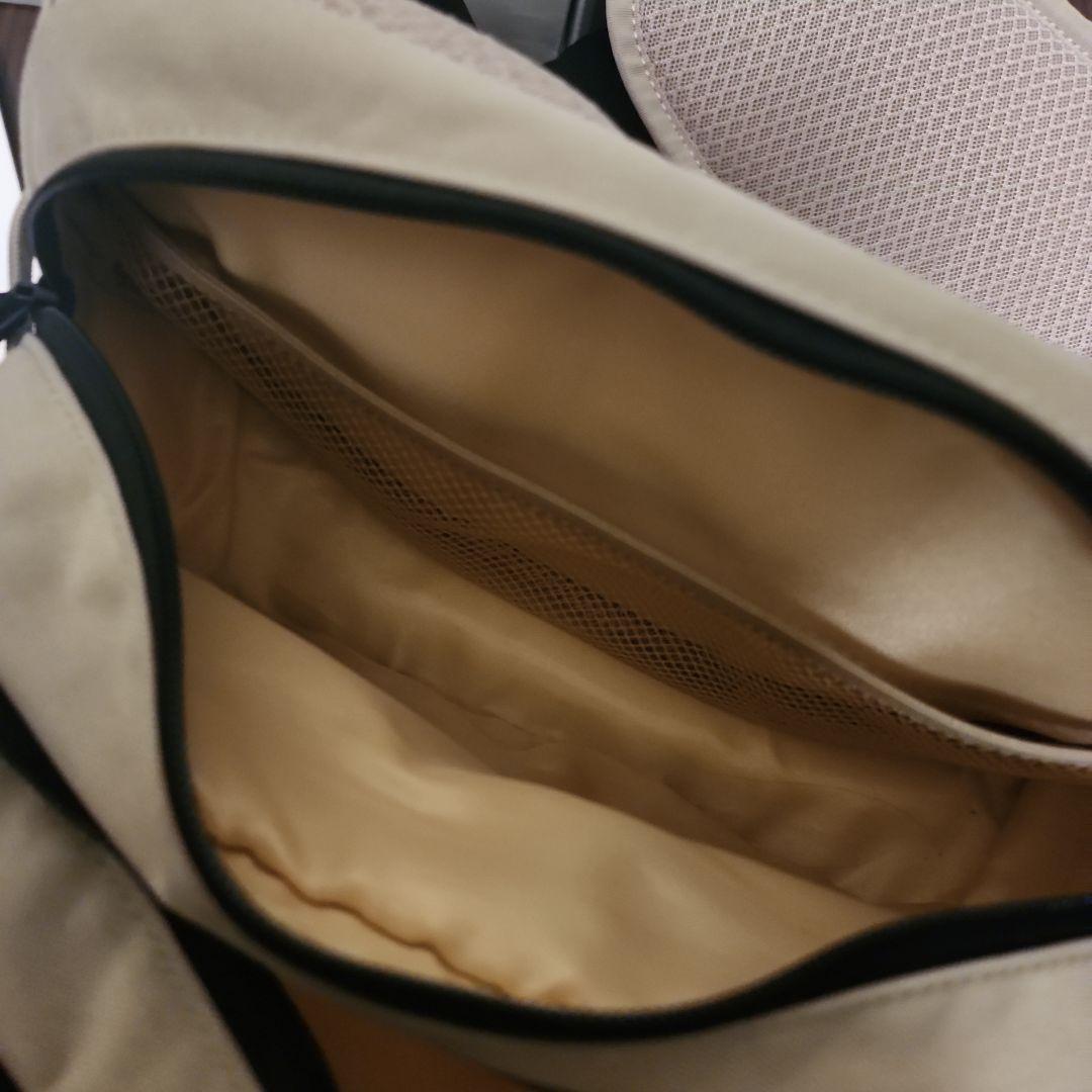 Hugoo 抱っこ紐 ベージュ