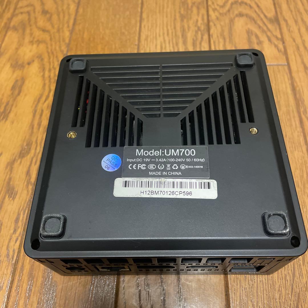 ミニPC MINISFORUM UM700 Ryzen7 3750H 16GB/256GB