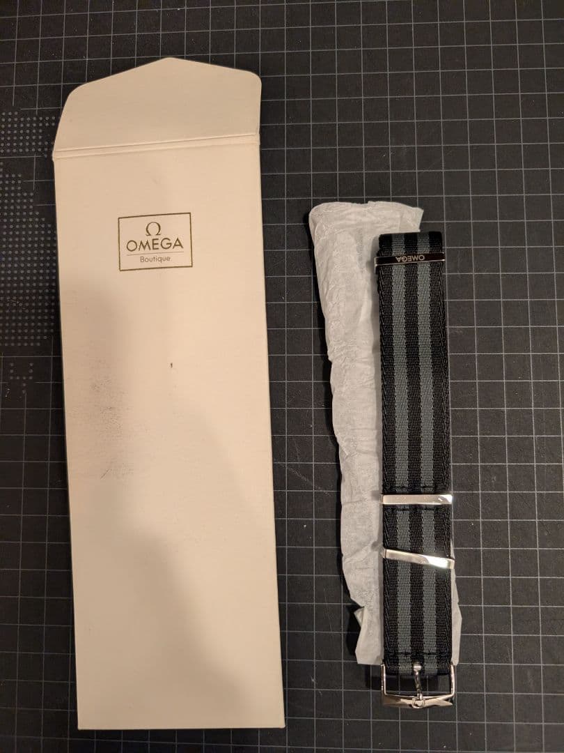 OMEGA ストライプナイロンベルト　純正、新品未使用、ラグ幅21mm～22mm
