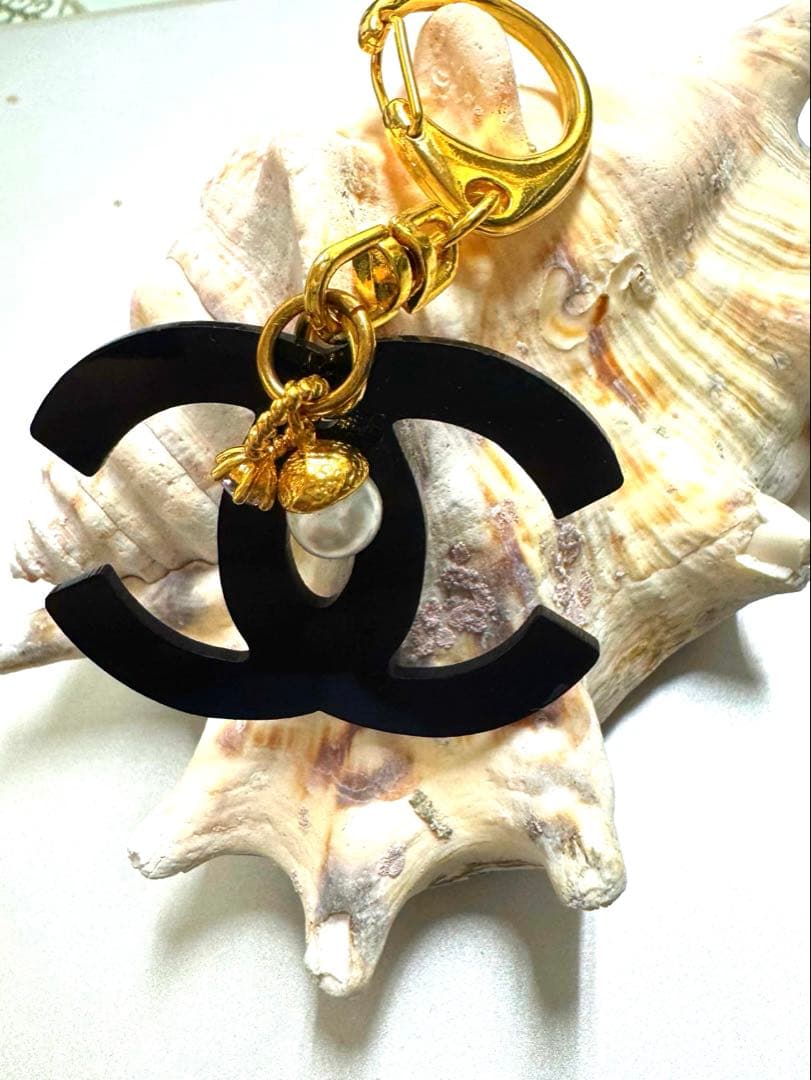 CHANEL エコバッグ ベージュ　シャネルロゴチャーム付き