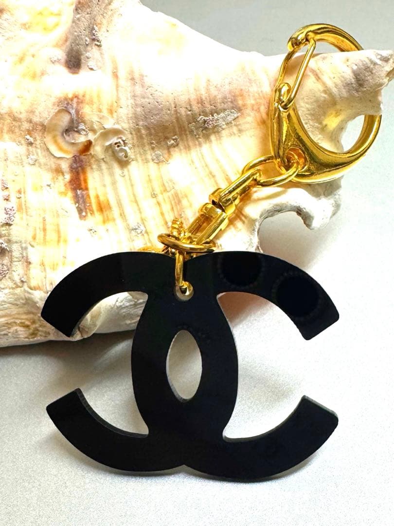 CHANEL エコバッグ ベージュ　シャネルロゴチャーム付き