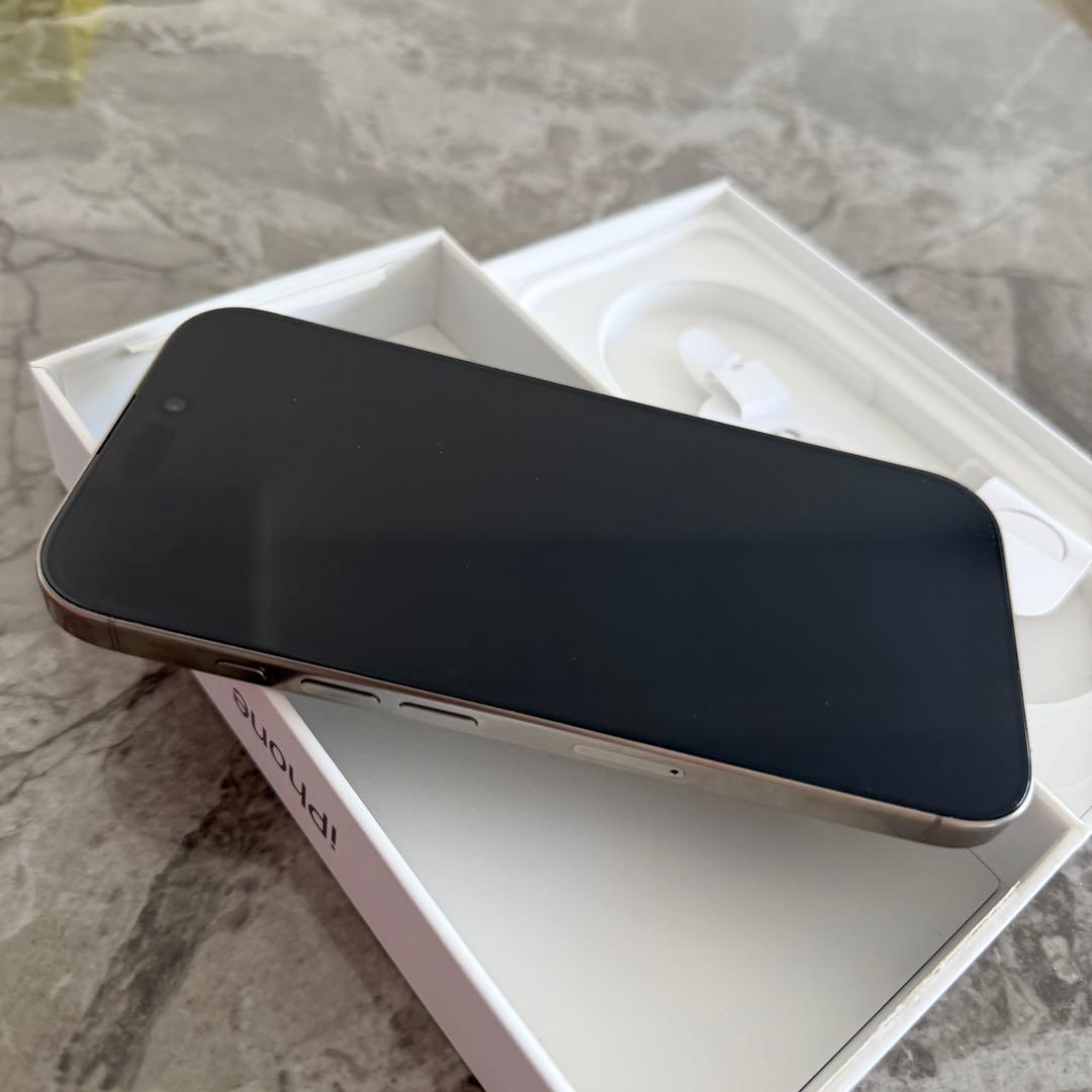 Apple iPhone 16 Pro 256GB ナチュラルチタニウム