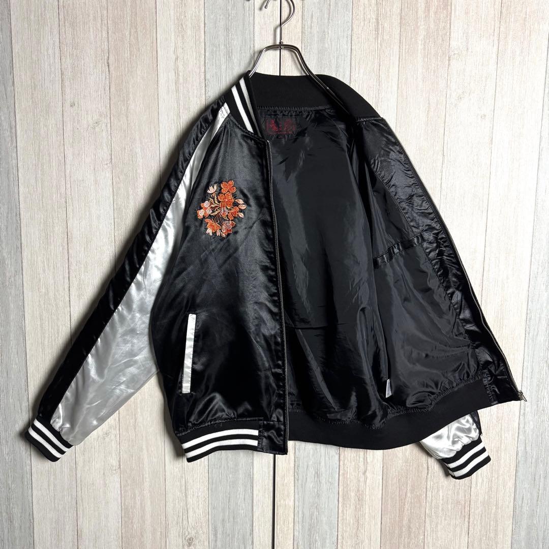 3411【希少XLサイズ・美品】一心如鏡 両面刺繍 鷹＆桜 サテン スカジャン