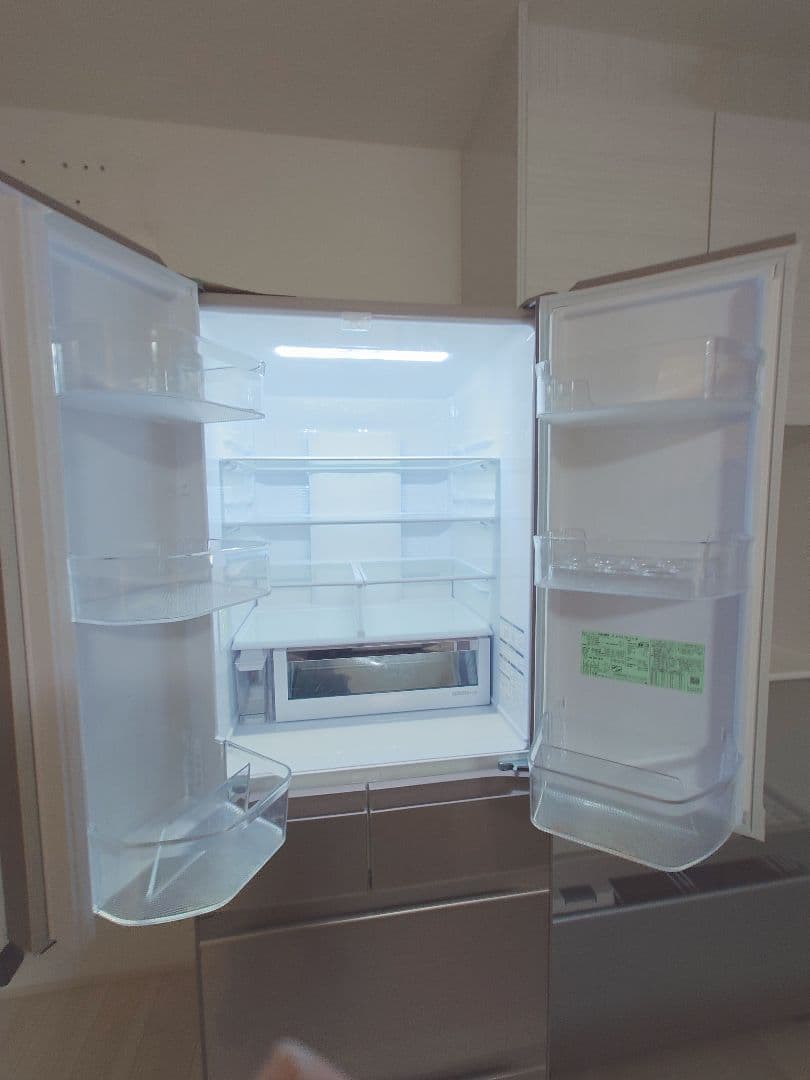 HITACHI 4ドア冷蔵庫 R-KX57N