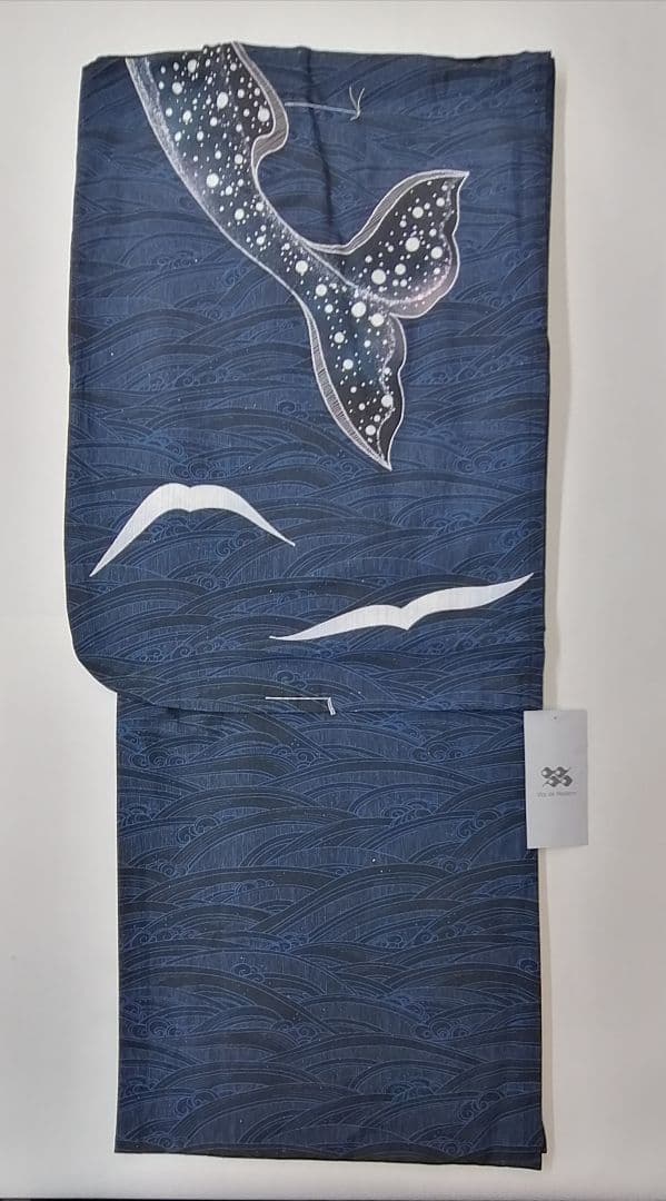 しげこです〜レア柄★めずらしい絵羽柄浴衣.紺地波柄
