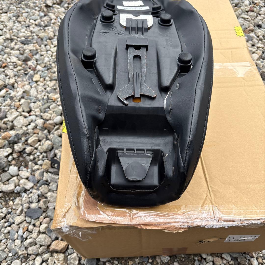 プ*オ様 スポーツスター　1200cx シート　ハーレー