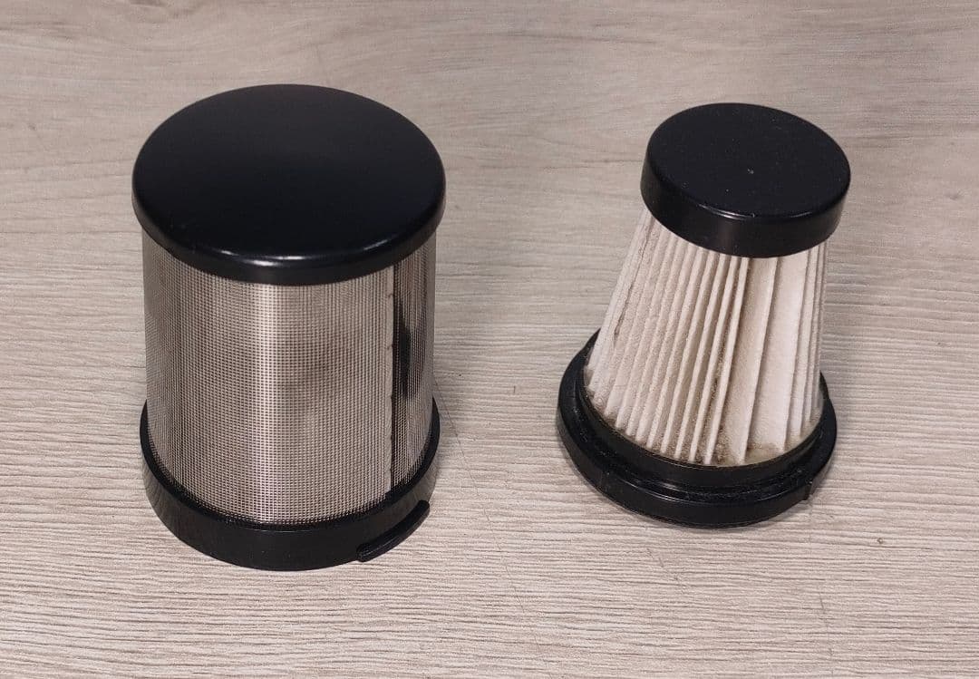 インビクタス ワン 軽量・強力吸引コードレス掃除機セット 2023年製