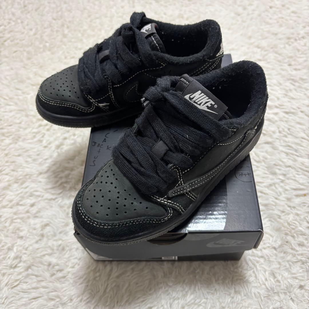 Travis Scott Air Jordan 1 Low ブラックファントム