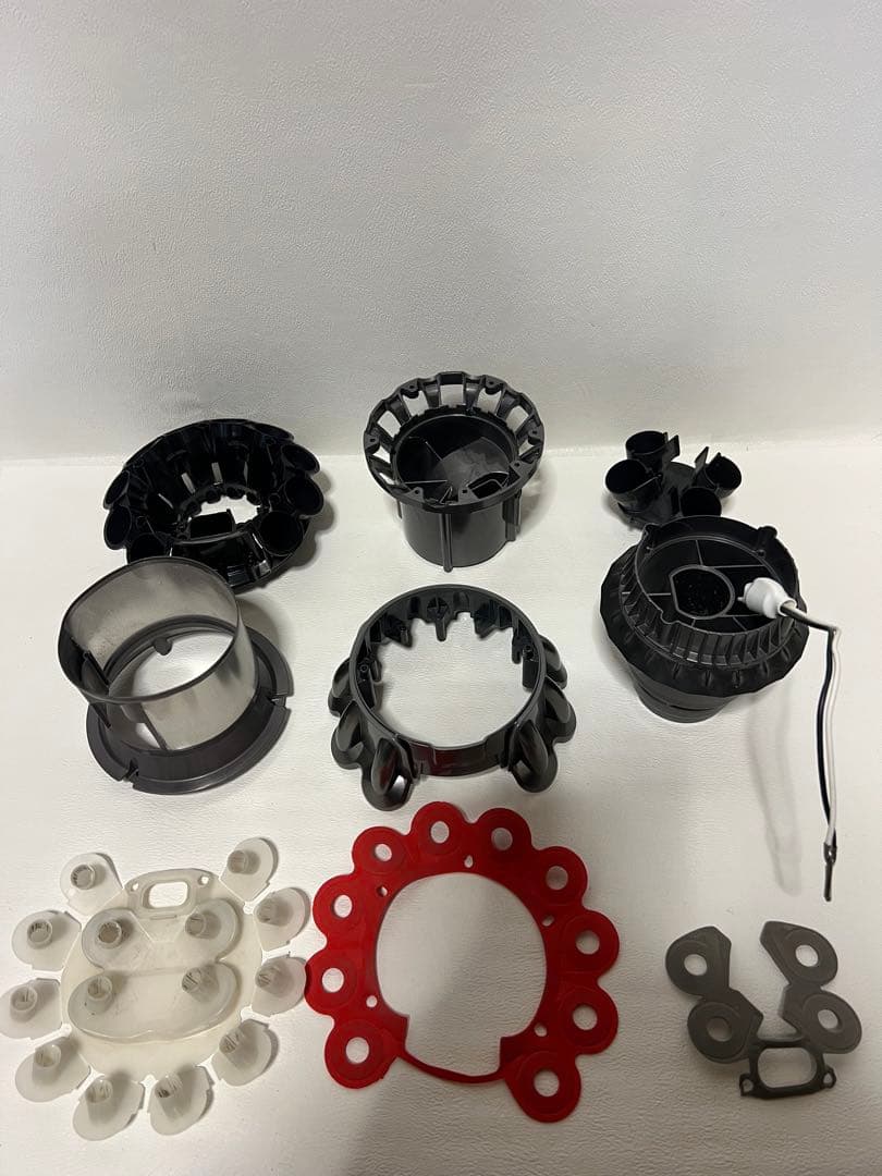 動作品ダイソンコードレス掃除機 dyson sv12 V10 1Z