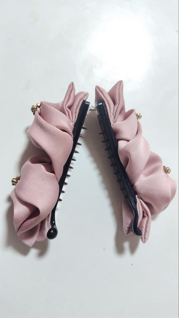 新品同様コンプレックスビズピンクバナナクリップ