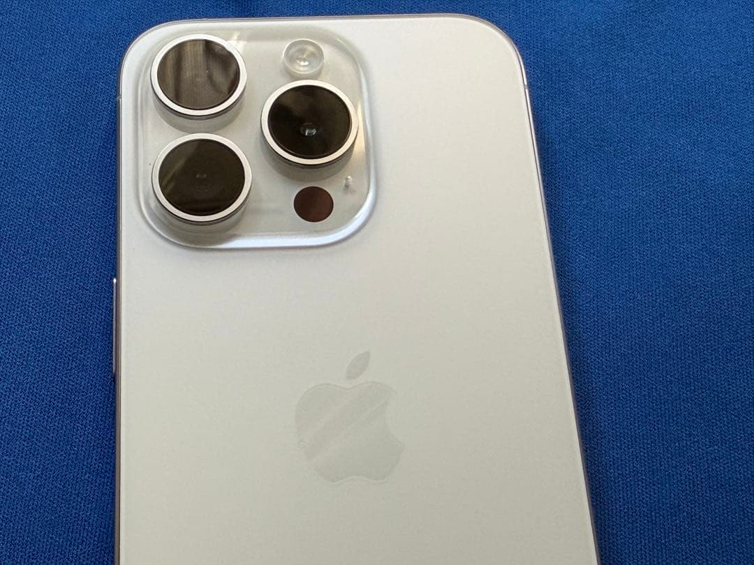 海外版 iPhone15 Pro 256GB ホワイトチタニウム　US版