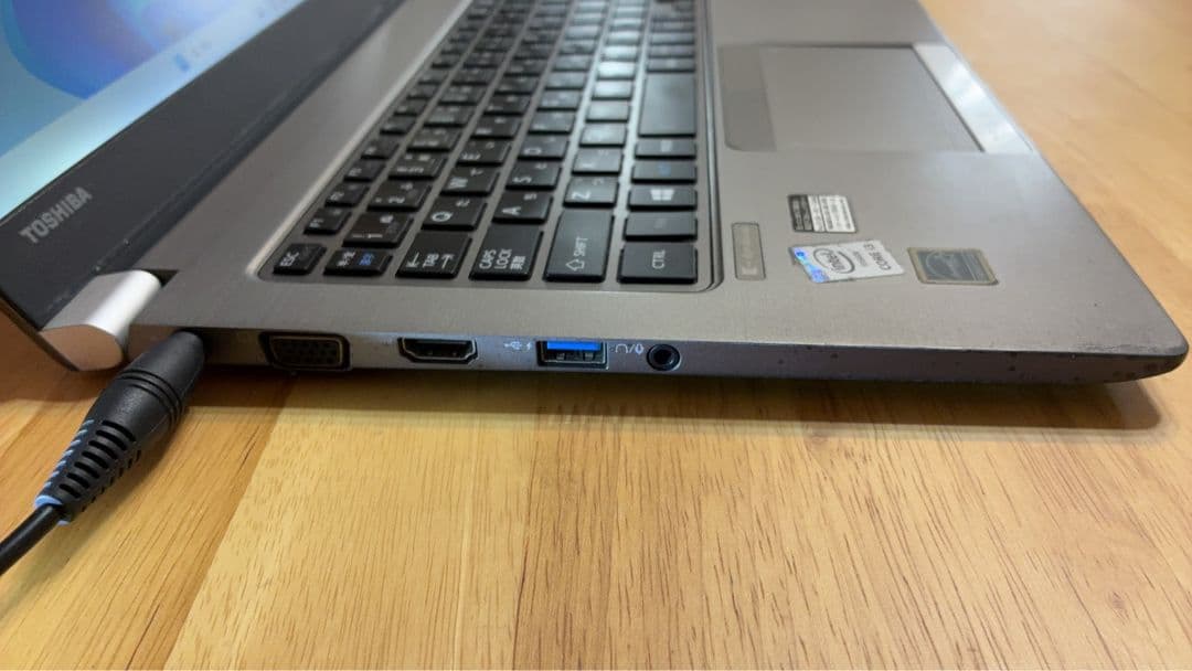 軽量薄型☆ dynabook R63　i3-4030U 8GB SSD128