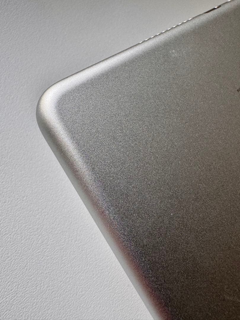 【充電6回 】【新品に近い】iPad mini 5 シルバー 64GB