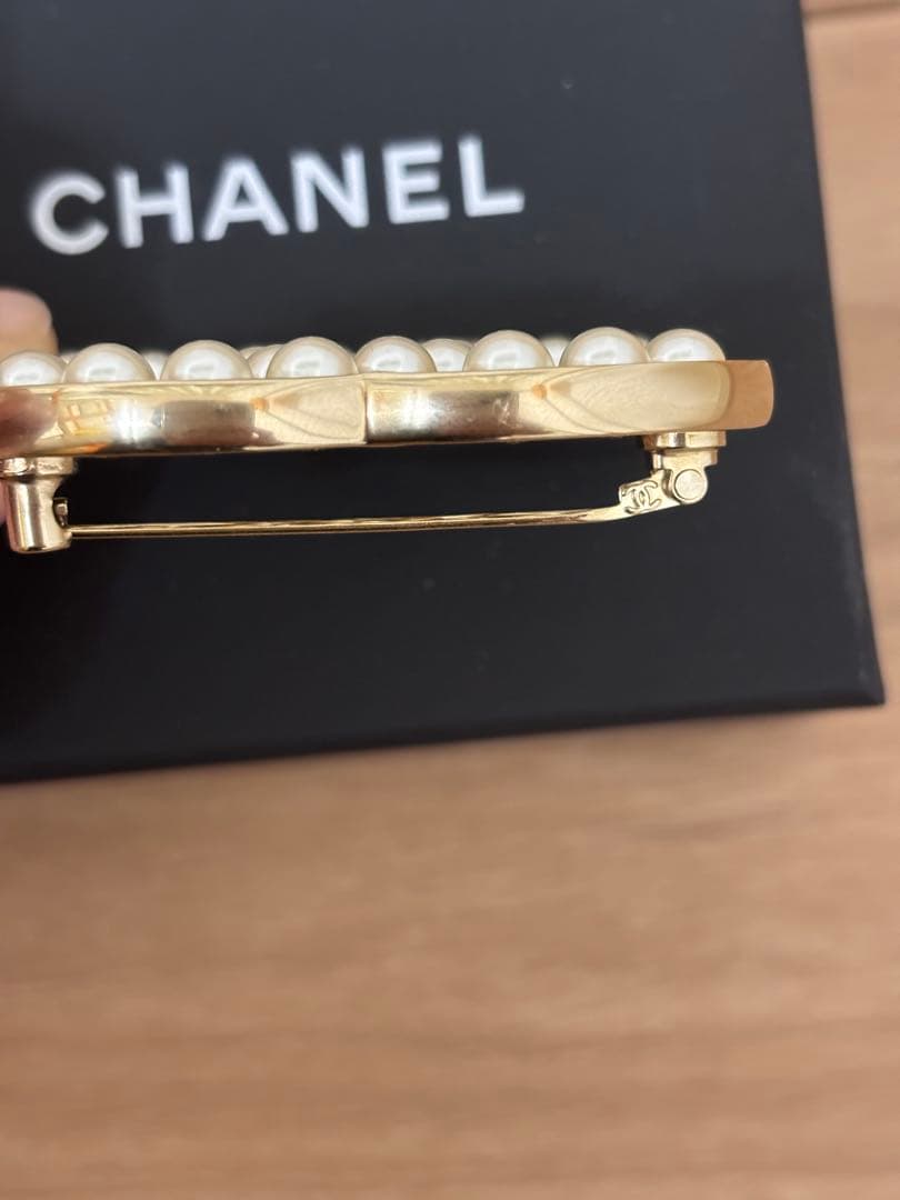 CHANEL ゴールド パール CCロゴ ブローチ