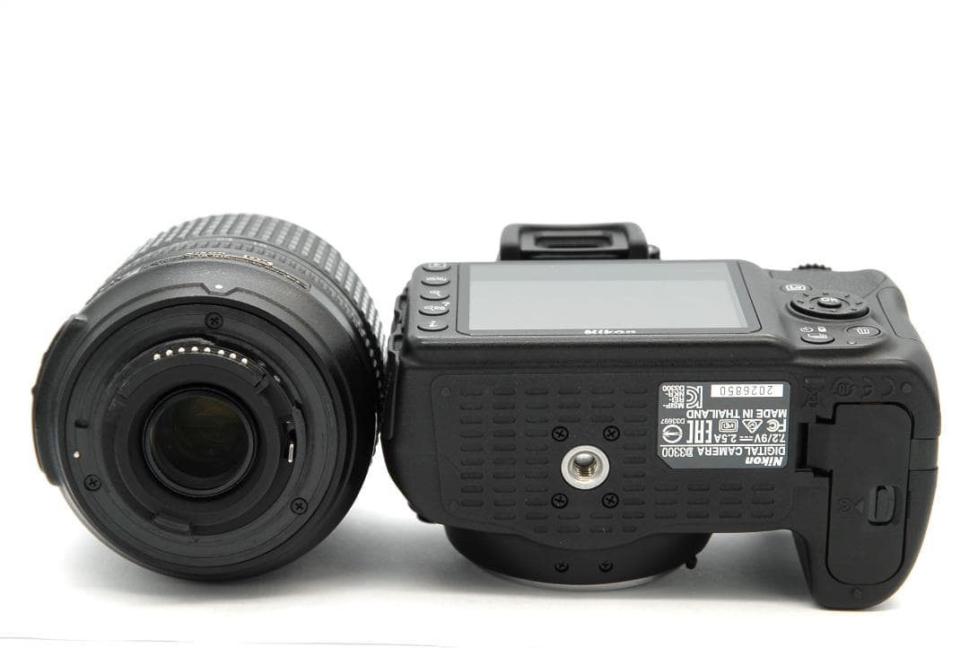 Nikon D3300 レンズキット 18-105mm VR シャッター969回