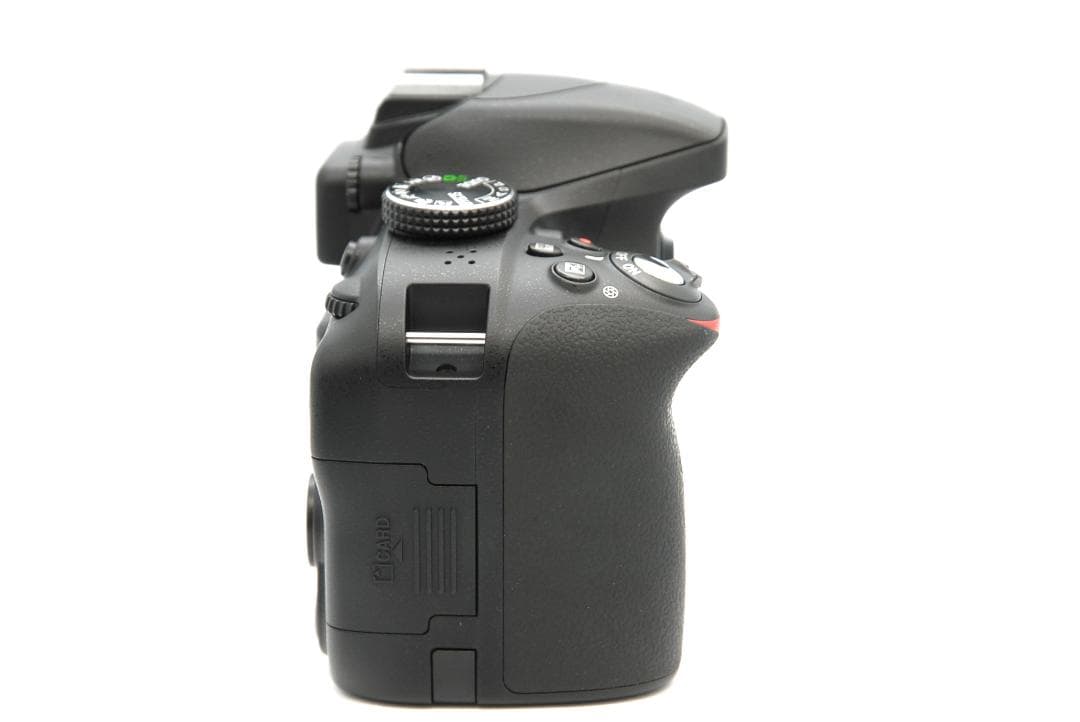 Nikon D3300 レンズキット 18-105mm VR シャッター969回