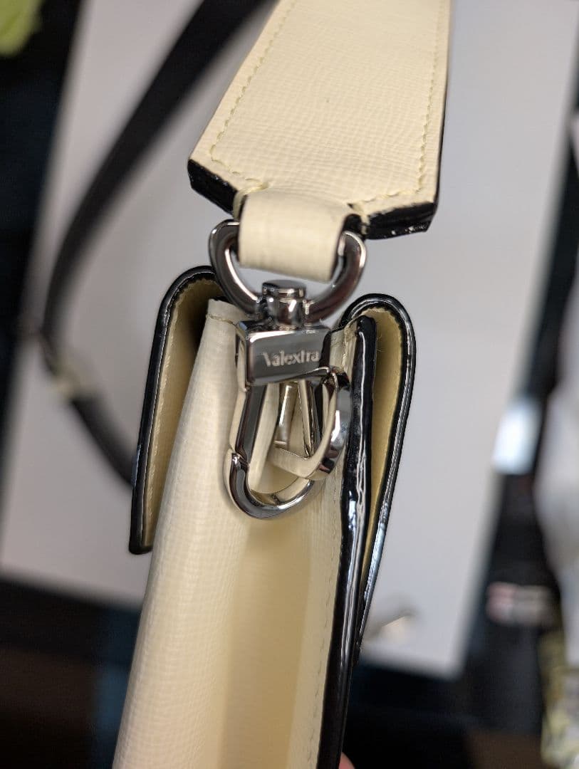 valextra ヴァレクストラ　ポケットメッセンジャーバッグ　ショルダーバッグ