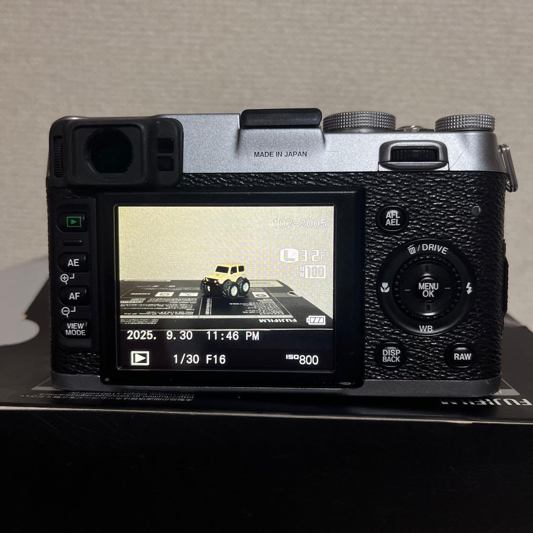 Fujifilm X100 フィルムカメラ　富士フイルム