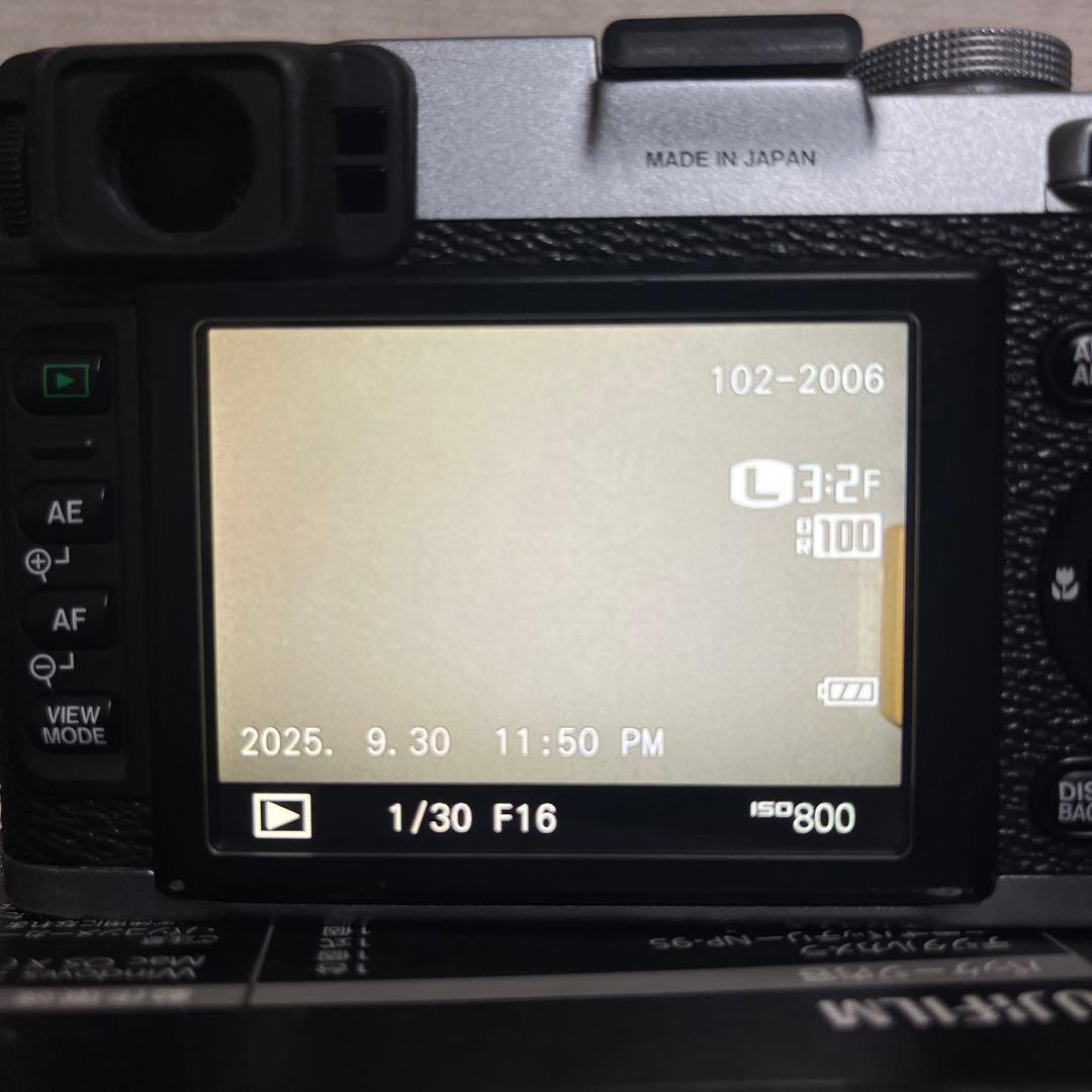 Fujifilm X100 フィルムカメラ　富士フイルム